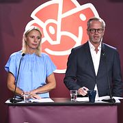 Socialdemokraternas klimat- och miljöpolitiska talesperson Åsa Westlund (S) och partiets ekonomisk-politiske talesperson Mikael Damberg (S), under en pressträff där partiet presenterar ett vallöfte.