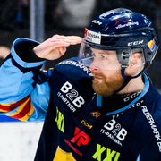 Tredje perioden bjöd på kontraster för Linus Klasen. Matchstraff och dessförinnan målgörare. 