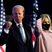 Joe och Jill Biden under nattens tal.