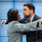 Simona Mohamsson (L) och Jimmie Åkesson (SD).