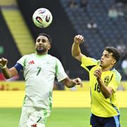 Arkivbild. Algeriets Riyad Mahrez (tv) och Sveriges Yasin Ayari på Strawberry Arena.