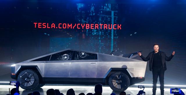 Elon Musk under lanseringen av Cybertruck 2019. Ringo H.W. Chiu / AP