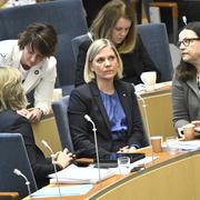 Finansminister Magdalena Andersson (S) under budgetdebatt i riksdagen efter att vårändringsbudgeten presenterats på onsdagen. 