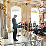 Mats Malm tillkännager Nobelpriset i litteratur.