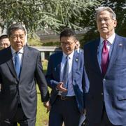 Kinas vicepremiärminister He Lifeng och USA:s finansminister Scott Bessent vid Genèvemötet den 10 maj.