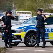 Skottlossningen ägde rum vid en bilverkstad.