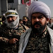 Medlemmar av en paramilitär styrka i Teheran i början av förra året.