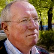 Robert Fisk på besök i Sverige 2007.