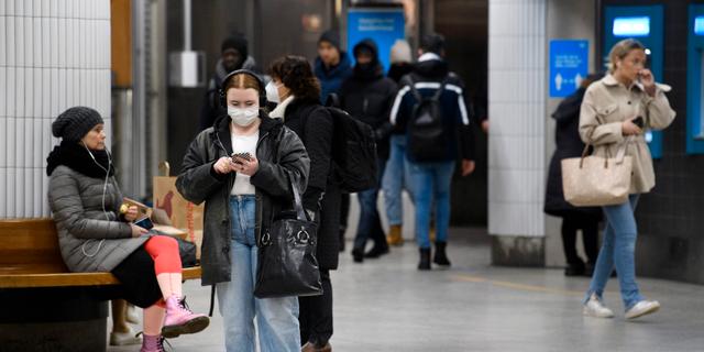 Arkivbild, resenärer i Stockholms tunnelbana tidigare i år.  Jessica Gow / TT NYHETSBYRÅN