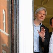 Assange och Patiño inne i ambassaden