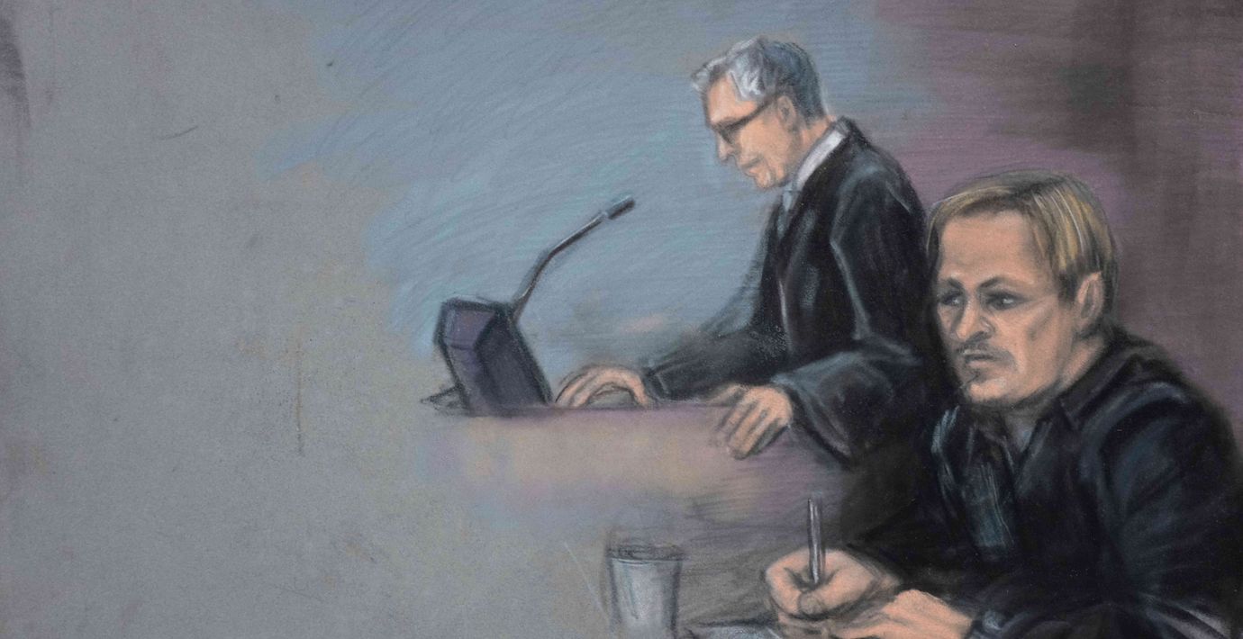 Marius Borg Hoiby med sin försvarsadvokat Petar Sekulic under rättegången i mars.