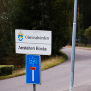 Arkivbild/En polisinsats pågår i Borås efter att två personer rymt från häktet som ligger i anstaltsområdet.