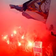 Göteborgsklacken eldar bengaler före en fotbollsmatch i allsvenskan mellan IFK Norrköping FK och IFK Göteborg. Arkivbild.
