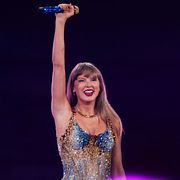 Taylor Swift under en konsert 2024.
