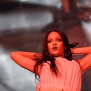 Rihanna uppträder på Tele2 arena i Stockholm 2016.