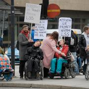 Demonstration om LSS i Stockholm inför Stefan Löfvens förstamajtal. Från 1 maj. 