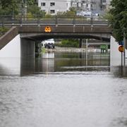 Viadukt under E6:an i Kållered. Stora mängder regn har fallit till följd av ovädret Hans. Illustrationsbild. 