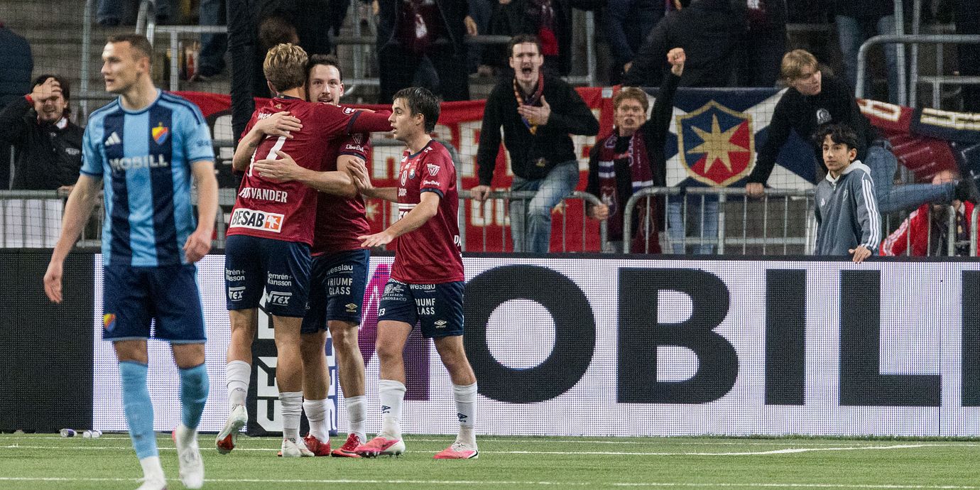 Örgryte-spelarna jublar.