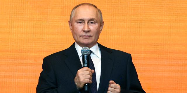 Vitaliy Belousov / AP