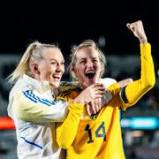 Stina Blackstenius och Nathalie Björn.