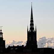 AI-oro i Asien och lägre oljepris präglar morgonen, samtidigt som AstraZeneca får ett lyft av Nordea inför börsöppningen.