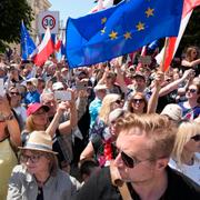 Protester i Warszawa på söndagen. 