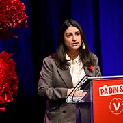 Partiledare Nooshi Dadgostar (V)