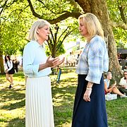 Socialdemokraternas partiledare Magdalena Andersson och Centerpartiets partiledare Elisabeth Thand Ringqvist under årets Almedalsvecka.