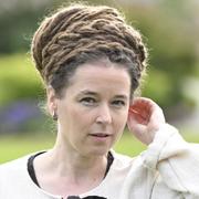 Amanda Lind.