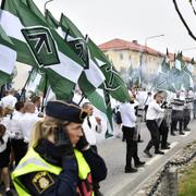 Nordiska motståndsrörelsen har tappat medlemmar. Runt 2018 när organisationen var som störst kunde man samla hundratals anhängare till sina demonstrationer. Här en demonstration i Ludvika det året.