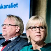 Peter Hultqvist och Margot Wallström.