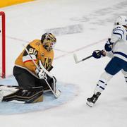 William Nylander överlistar Robin Lehner i straffläggningen.