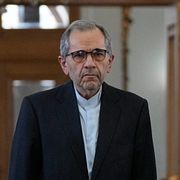 Majid Takht-Ravanchi tillsammans med utrikesminister Abbas Araghchi. 