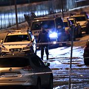 En person har hittats skottskadad i Norsborg, söder om Stockholm.
