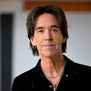 Per Gessle under en presskonferens 2023.