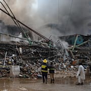Efter 24 timmar har brandförsvaret lyckats släcka branden i shoppingcentret.