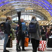 STOCKHOLM 2022-12-23 Trafikläget på Stockholms Centralstation var lugnt vid lunchtid dagen för julafton.
Foto Claudio Bresciani / TT kod 10090