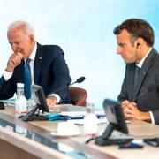 Joe Biden och Emmanuel Macron.