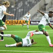 Hammarbys Akinkunmi Ayobami Amoo och hans lagkamrater under matchen mot AIK. Arkivbild.