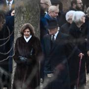 Kung Carl Gustaf och drottning Silvia efter prinsessan Birgittas gravsättning vid den Kungliga begravningsplatsen i Hagaparken.