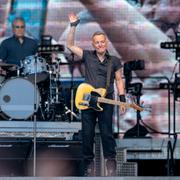 Bruce Springsteen och The E Street Band den första kvällen av tre spelningar på Ullevi.