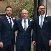 Från vänster, Lachlan Murdoch, Rupert Murdoch and James Murdoc