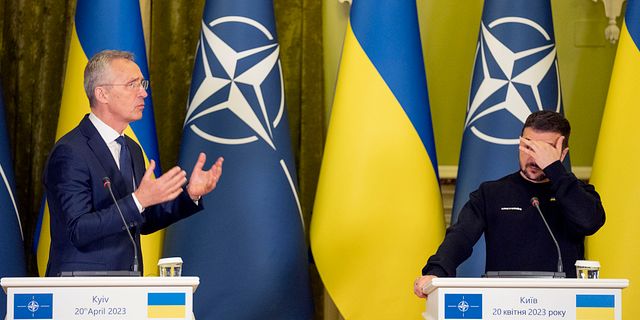 Natos generalsekreterare Jens Stoltenberg och Ukrainas president Volodymyr Zelenskyj. Efrem Lukatsky / AP