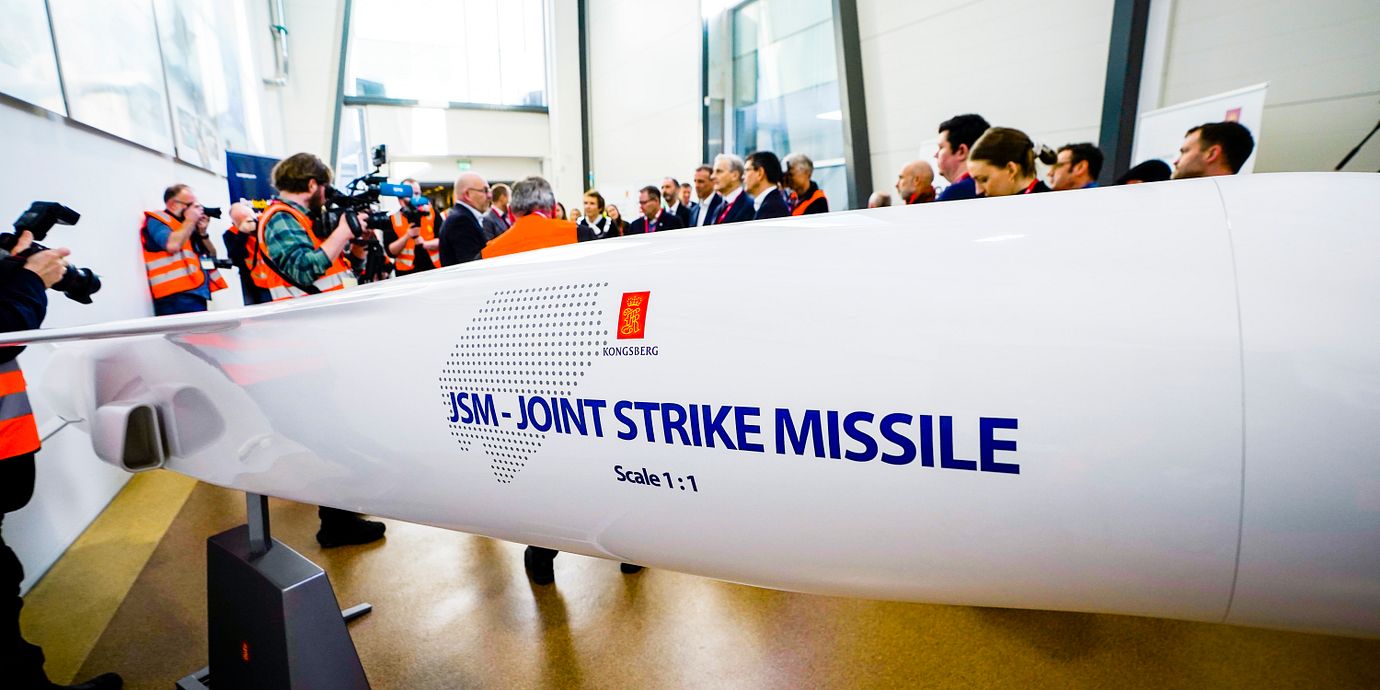 En modell av en norsk-amerikansk Joint Strike Missile visas upp i Norge. Arkivbild.