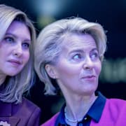 EU-kommissionens ordförande Ursula von der Leyen och presidenthustrun Olena Zelenskyj. Markus Schreiber / AP