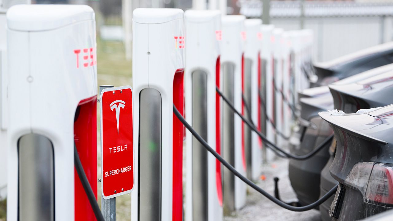 Tesla Strike Aftermath: Costs, Collective Agreements, and Labor Law Reforms