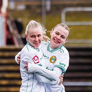 Hammarbys Mari Nyhagen till höger.
