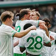 Hammarbys Nikola Vasic kramar om Victor Stange Lind efter sitt 7-1-mål.