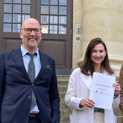 Gustav Hemming (C), Aida Hadzialic (S) och Anton Fendert (MP). 