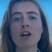 Emma Fourreau är den svensk-franska aktivisten som enligt organisationen omhändertagits av Israel.